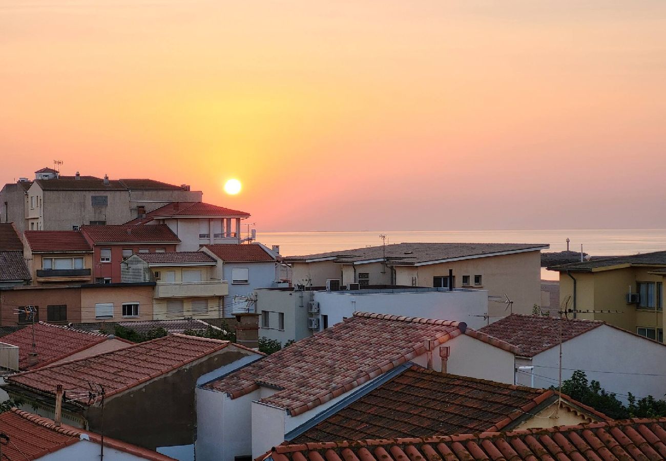 Appartement à Valras-Plage - Appartement Cosy avec Vue Mer au 4ème