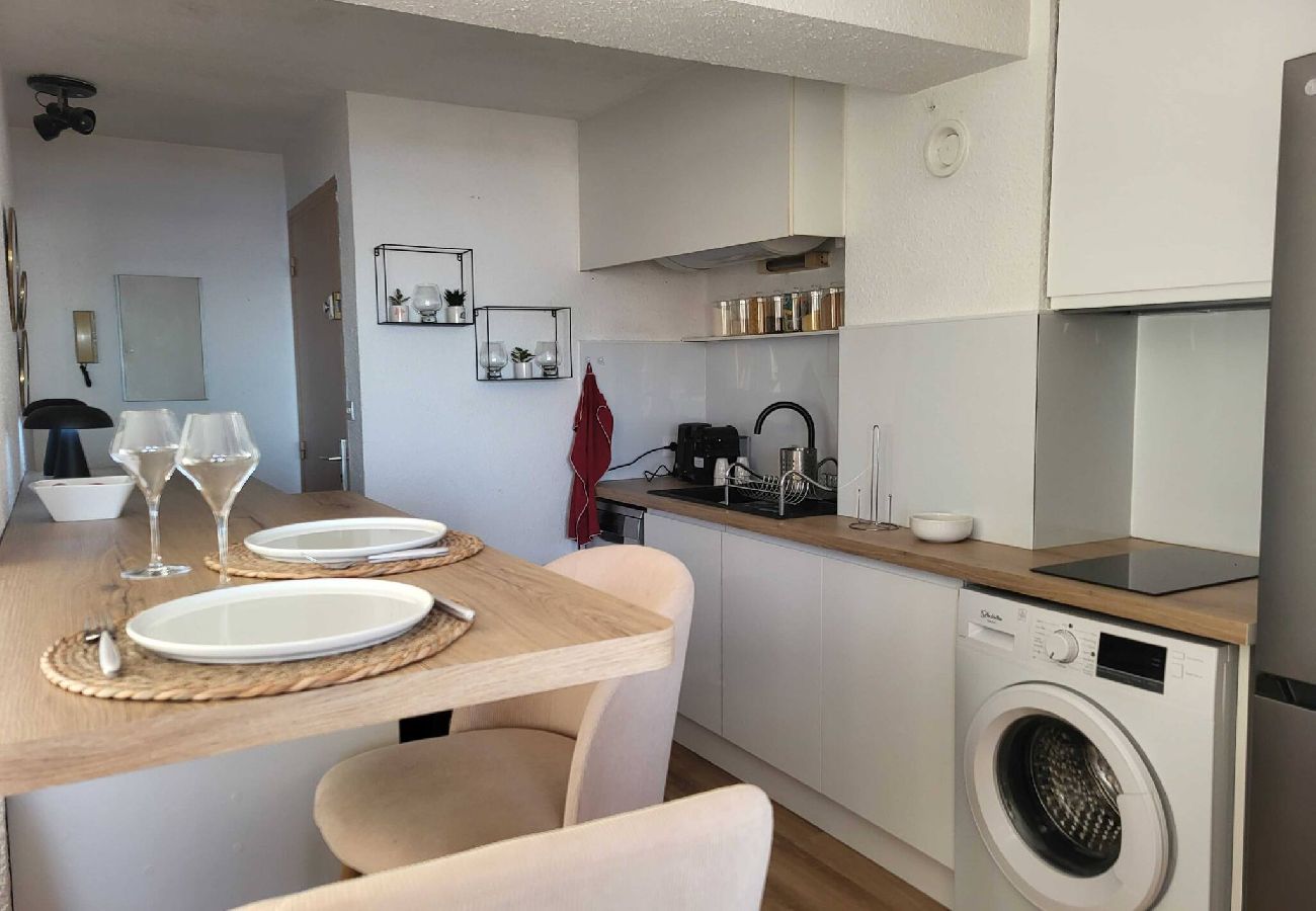 Appartement à Valras-Plage - Appartement Cosy avec Vue Mer au 4ème