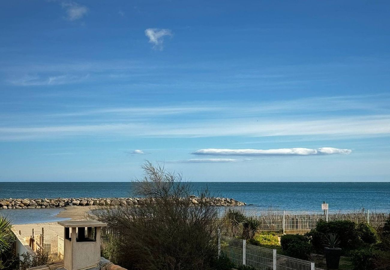 Villa à Valras-Plage - Valras'Loc Pieds dans le sable, Piscine Intérieure 