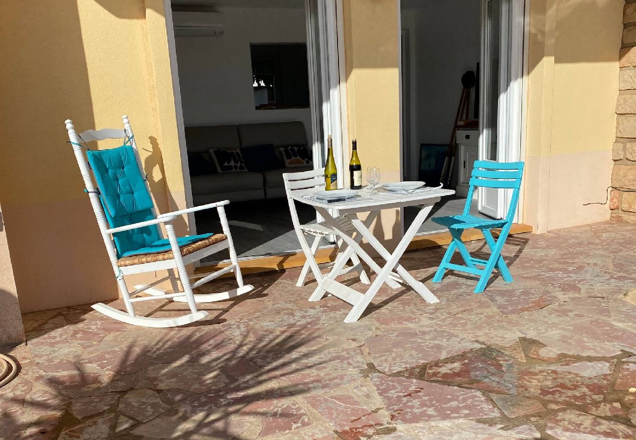 Appartement à Valras-Plage - Terrasse sur la Méditerranée, trois étoiles 