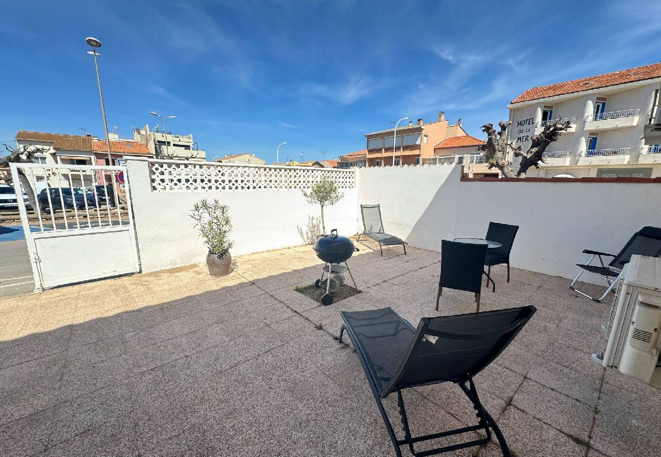 Appartement à Valras-Plage - Terrasse sur la Méditerranée, trois étoiles 