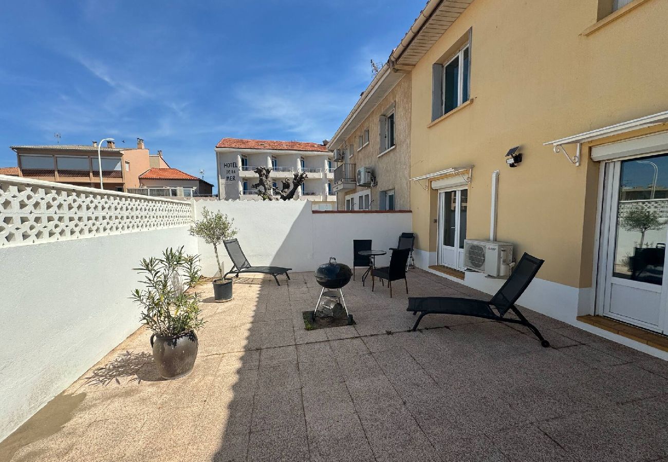 Appartement à Valras-Plage - Terrasse sur la Méditerranée, trois étoiles 