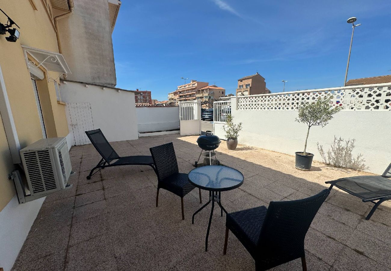 Appartement à Valras-Plage - Terrasse sur la Méditerranée, trois étoiles 