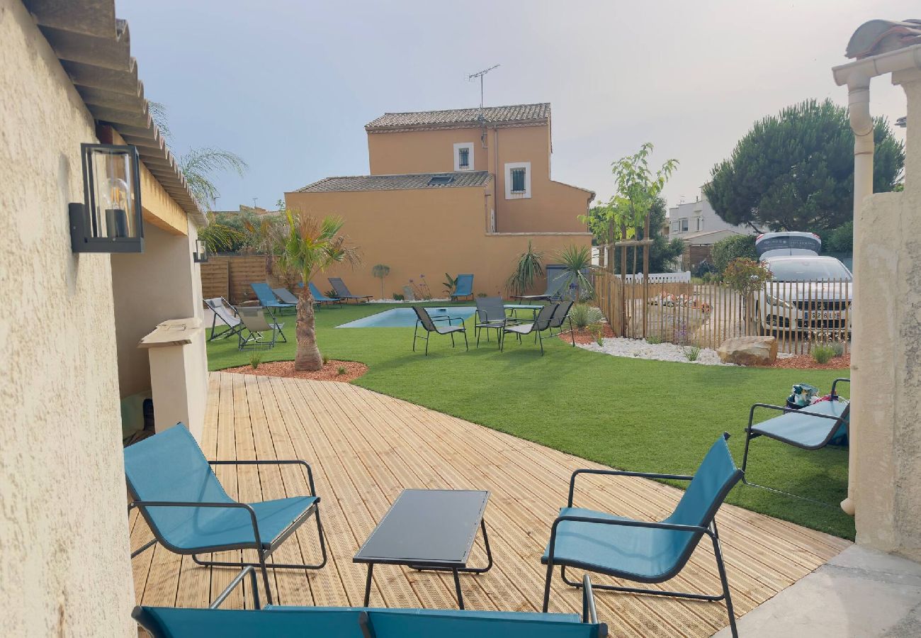 Maison à Valras-Plage - Villa Familiale avec Piscine et Pétanque à Valras 