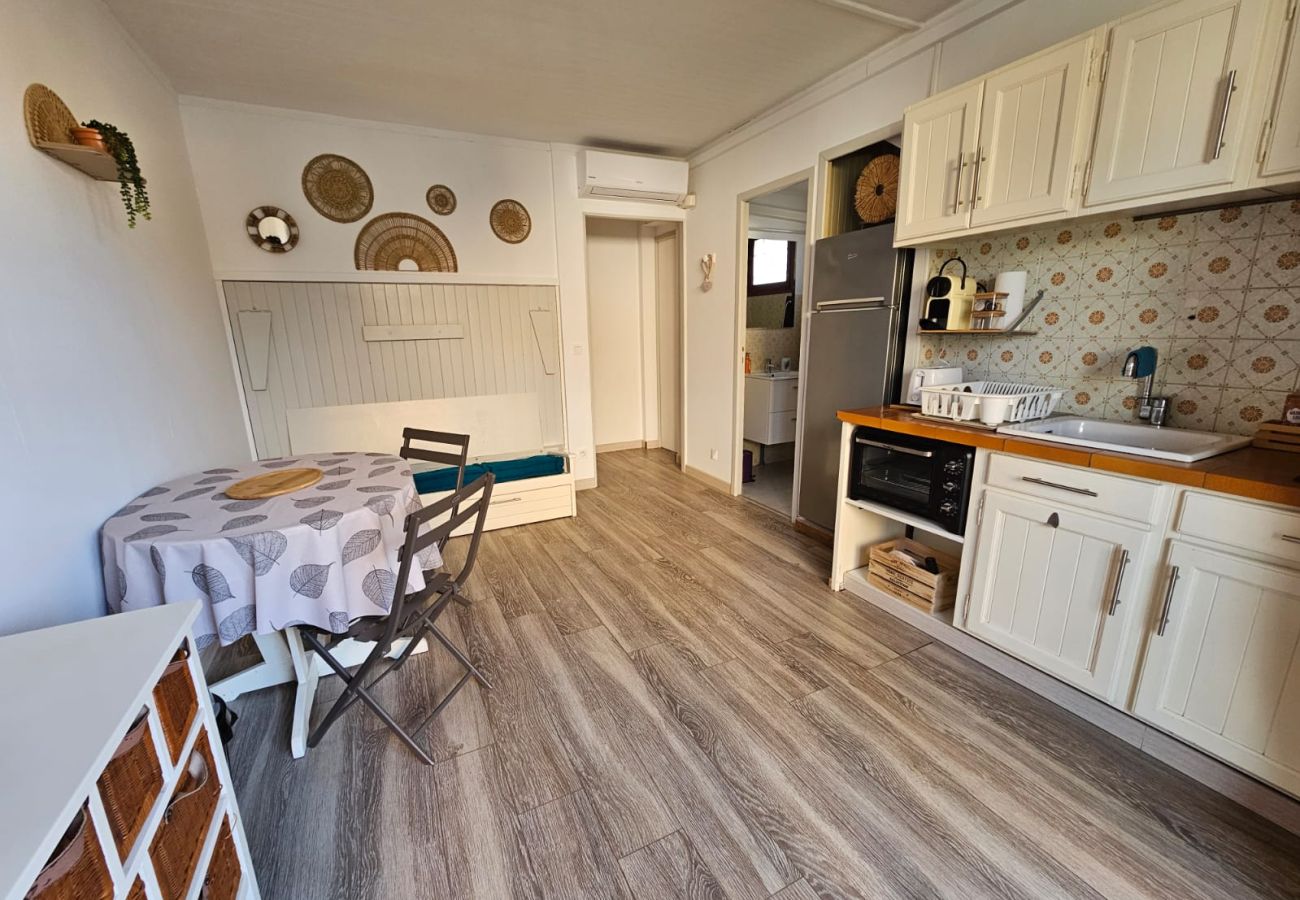 Studio à Valras-Plage - Valras'Loc - Studio avec terrasse et extérieur, proche plage